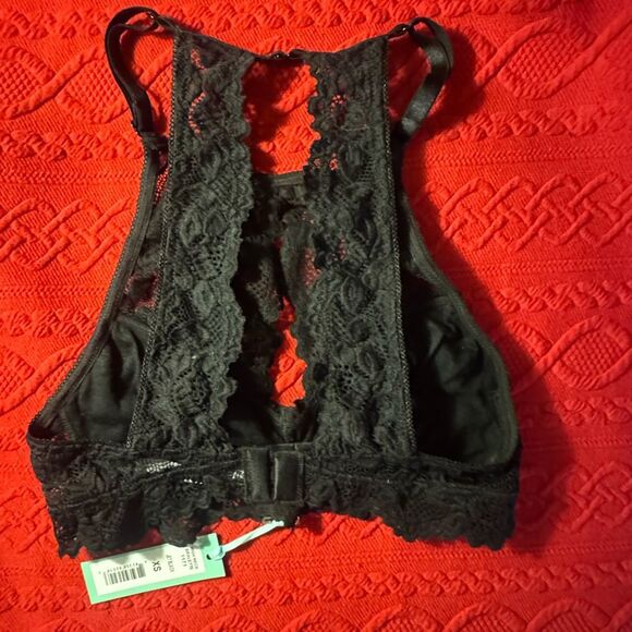 Black Lace Racerback Bralette - Picture 6 of 6